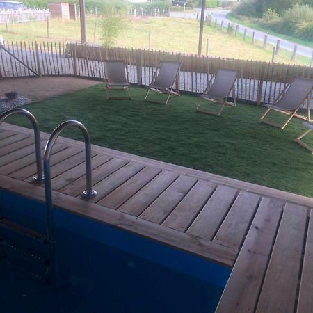 LE PETIT MONTY Gite Côté Jardin Saint-Malo-du-Bois Exterior foto