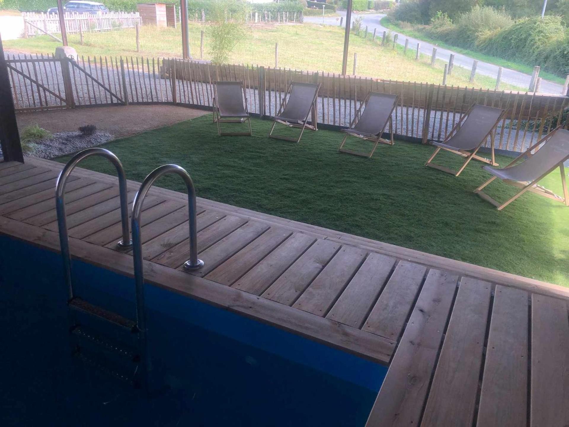 LE PETIT MONTY Gite Côté Jardin Saint-Malo-du-Bois Exterior foto